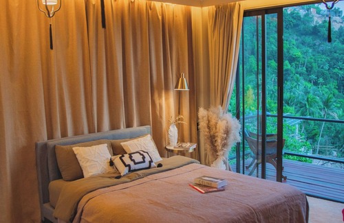 Ko Pha-ngan Casa | Hilltop both sides ocean view house with trendy interior.