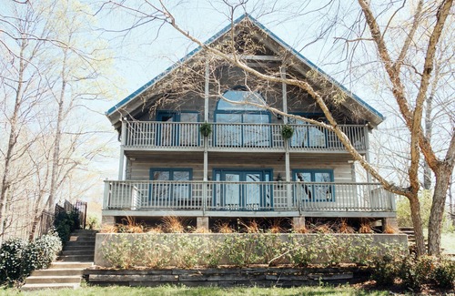 Baxter Cabina | Hilltop Cabin on Center Hill Lake
