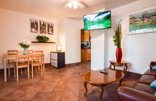 El Cajon Condominio | Condominio en la cima de una colina con vista panorámica (TDY)