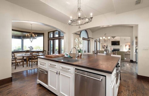Parker County Casa | Hilltop Estate in Aledo with Pool, Hot Tub, Outdoor Kitchen & 100-Acre Views