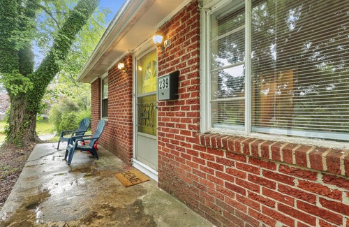 Winston - Salem Casa | Hilltop Haven - 2 bed, 1 bath, separate office