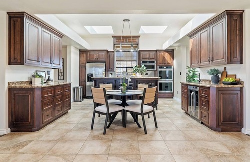 Paso Robles Casa | Hilltop Haven: Panoramic Views & Endless Adventure
