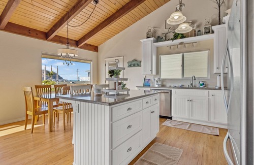 Morro Bay Casa | Hilltop Haven with panoramic views of Morro Bay Rock & Pacific Ocean with deck