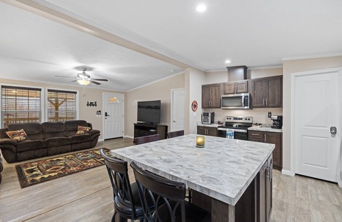 Ashland Casa | Hilltop Hideaway