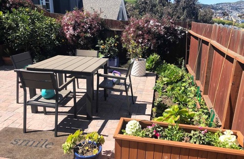 Bernal Heights Apartamento | Hilltop House Guest Suite with Stunning View with very easy street parking