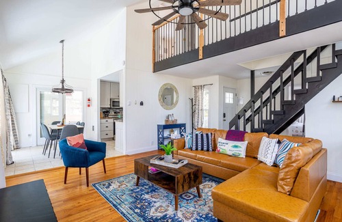 East Stroudsburg Casa | Hilltop Lookout Cozy 3BD