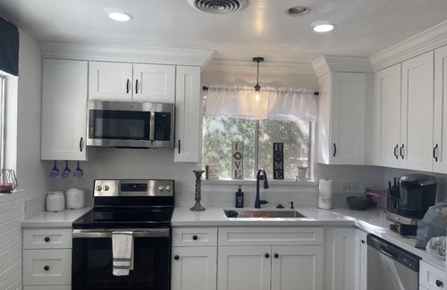 Wofford Heights Casa | Hilltop O & A minutes to Alta Sierra and to Kernville. Remodeled Mountain home!