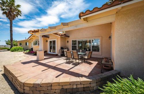Templeton Casa | Hilltop Oasis
