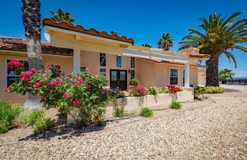 Templeton Casa | Hilltop Oasis