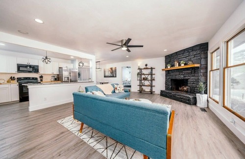 Bella Vista Casa | Loam Landing Summary: