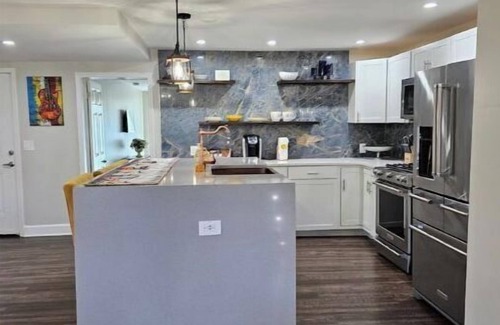 Hillwood Casa | Hilltop Retreat