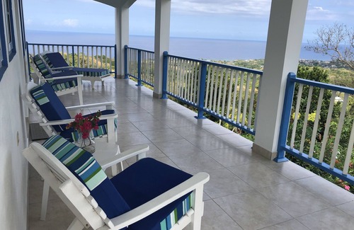 Lucea Apartamento | Hilltop Studio with ocean views, free daily breakfast and airport pickup.