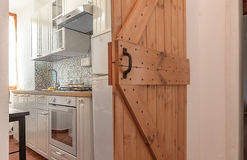 Campagnano di Roma Apartamento | Hilltop Terrace House - Panoramic Maggiore Lake Views & Stunning Sunsets