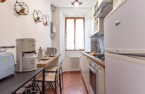 Campagnano di Roma Apartamento | Hilltop Terrace House - Panoramic Maggiore Lake Views & Stunning Sunsets