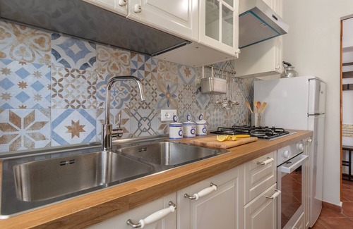 Campagnano di Roma Apartamento | Hilltop Terrace House - Panoramic Maggiore Lake Views & Stunning Sunsets