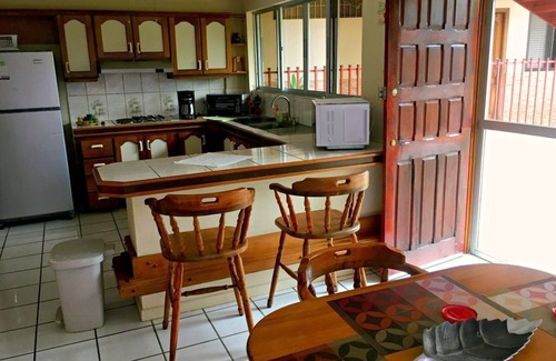 Jaco Casa | Villa en la cima de la colina con piscina con vistas a Jaco