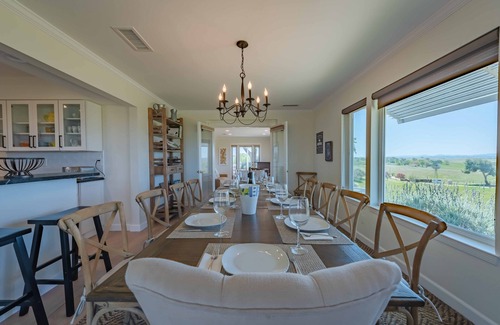 Paso Robles Casa | Hilltop Vineyard Estate with 360 Views, Hot Tub & Pool!