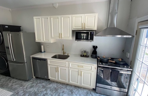 Rexford Casa | Hilltop Wine Lounge near Saratoga on Estate w/views Kingbed WiFi AC in Niskayuna