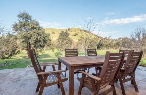 Strath Creek Casa | Hillview, Halls on Falls Homestead