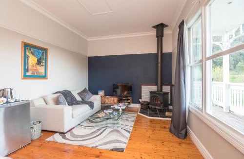 Strath Creek Casa | Hillview & Stringybark, Halls on Falls Homestead