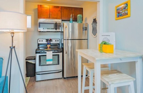 Melrose Condominio | Hillview Studio - Seasonal Pool