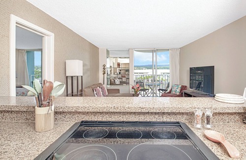 Hilo Condominio | Hilo Lagoon Centre 707, air conditioned 2 bedroom, 2 bath condo in Hilo