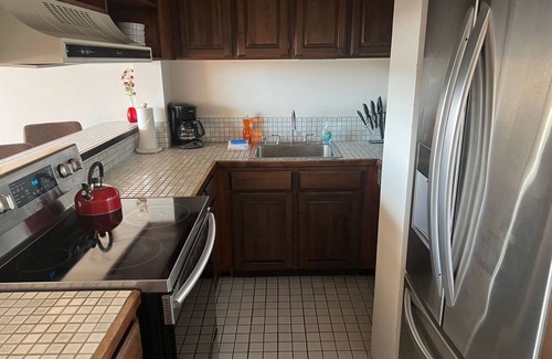 Hilo Condominio | Hilo's Finest 2 bd Condo - Pool, A/C, Views!