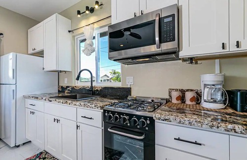Hilo Casa | Hilo Town Center Studio