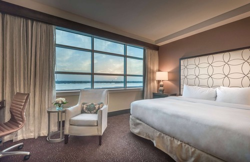 Baton Rouge Hotel | Hilton Baton Rouge Capitol Center