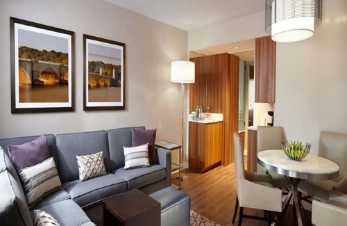 West End Complejo | Hilton Club The District DC, 1 bedroom sleeps 4!