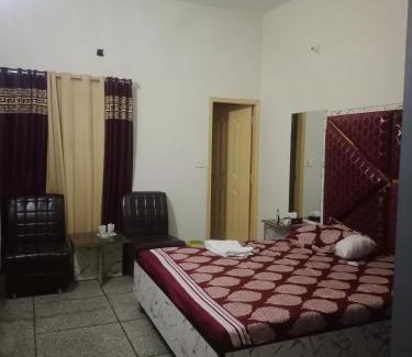 Lahore Hotel | Hilton Family Guest House