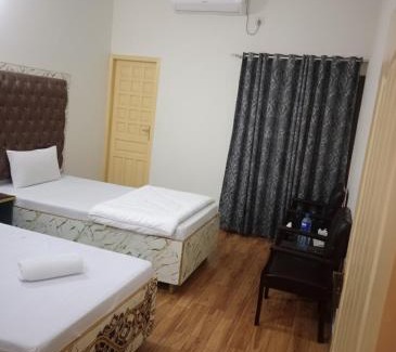 Lahore Hotel | Hilton Family Guest House