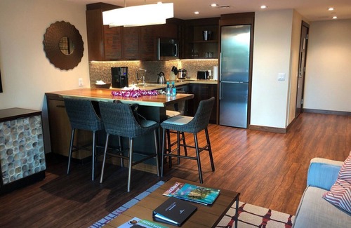 Ala Moana Complejo | Hilton Grand Island Penthouse: 3BR,3BA, Ocean Views on Waikiki Beach, Luxurious!