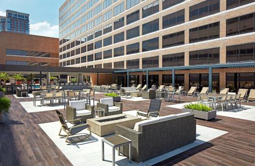 Texas Medical Center Hotel | Hilton Houston Plaza/Medical Center