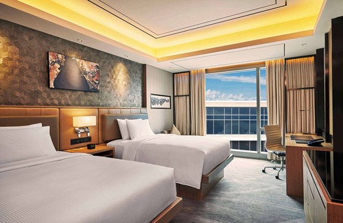 Pasay Hotel | Hilton Manila