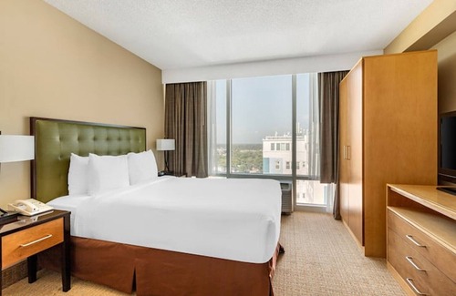 Northeast Virginia Beach Complejo | Hilton Ocean Beach Club Resort an Oceanfront Resort in 2 Bedroom City View Unit!
