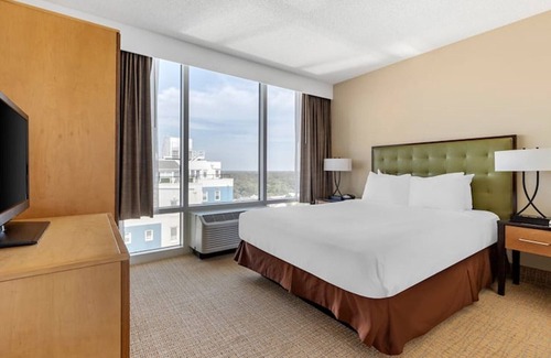 Northeast Virginia Beach Complejo | Hilton Ocean Beach Club Resort an Oceanfront Resort in 2 Bedroom City View Unit!