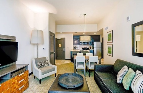 Northeast Virginia Beach Complejo | Hilton Oceanaire Resort Escape – Oceanfront Bliss with Dual Oceanview Balconies!