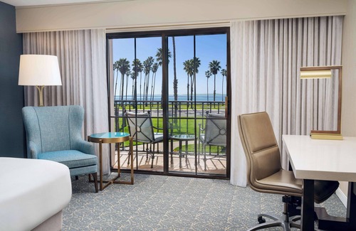 East Beach Complejo | Hilton Santa Barbara Beachfront Resort
