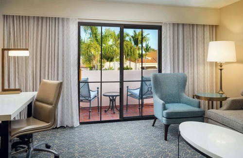 East Beach Complejo | Hilton Santa Barbara Beachfront Resort