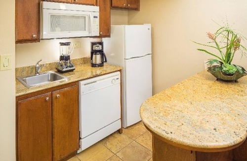 Honokowai Complejo | Kaanapali Beach Club--1 Bedroom Sleeps 4--Oceanfront Resort