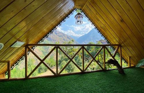 Banjar Chalet De Esquí | Himalayan Abode Tree House