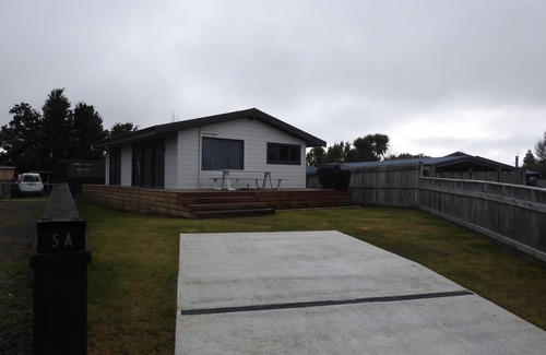 Tokaanu Casa | Hinenamu Cottage -Two Bedroom and located in a quiet Cul de Sac!