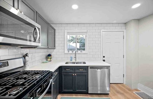 Lawrenceville Condominio | Hip & Bright 2BR Lawrenceville Home -Easy Parking