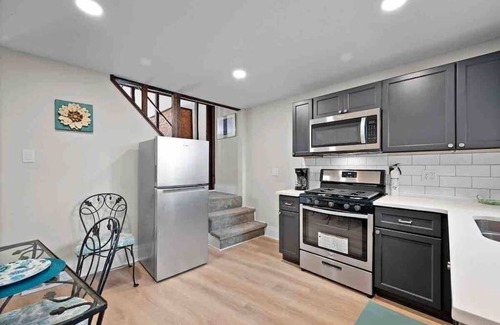 Lawrenceville Condominio | Hip & Bright 2BR Lawrenceville Home -Easy Parking