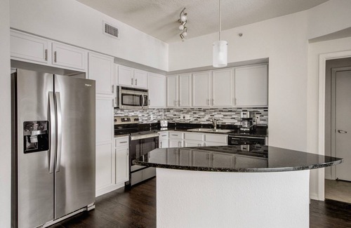 Flagler Village Apartamento | Hip Fort Lauderdale 2BR w/ Gym, Grill Area & Pool, by Blueground