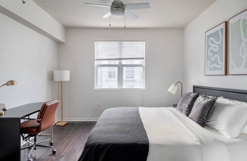 Flagler Village Apartamento | Hip Fort Lauderdale 2BR w/ Gym, Grill Area & Pool, by Blueground