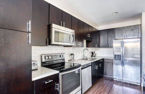 Mission Bay Apartamento | Hip Mission Bay 1BR w/ Gym & Pool, walk to Caltrain & Muni, by Blueground