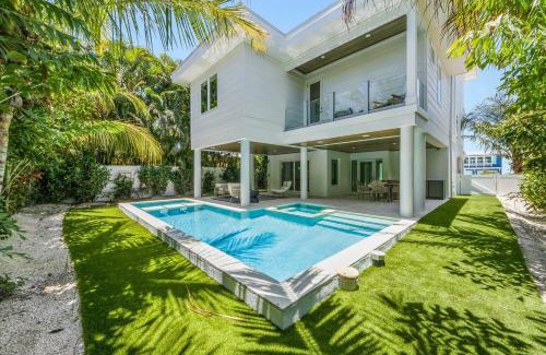 Anna Maria Casa | Hip Nautic