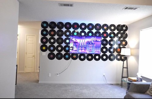 Douglasville Casa | Hip Rock Music Themed House